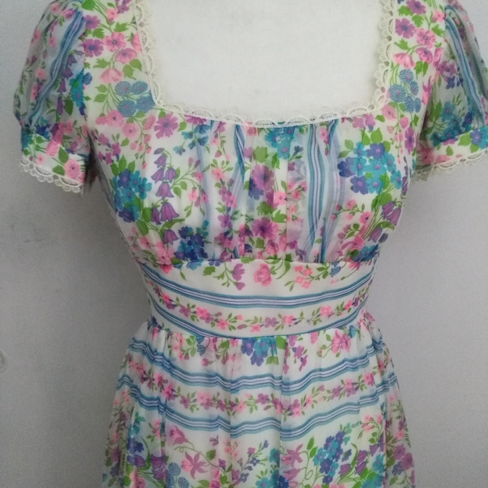 Vintage 1970s Maxi Dress Hippie Festival Prairie